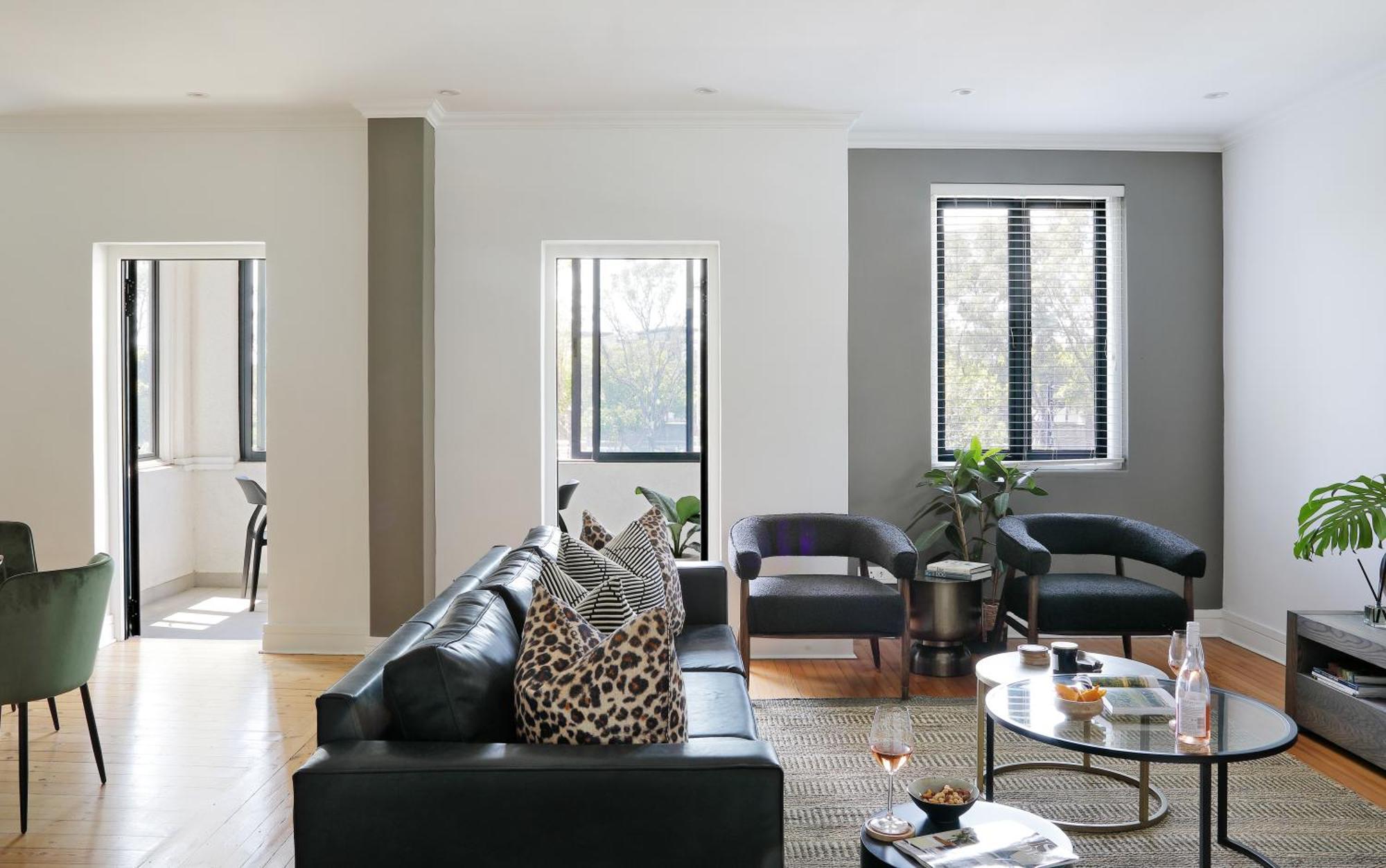 Apartment Warwick Mansions 1