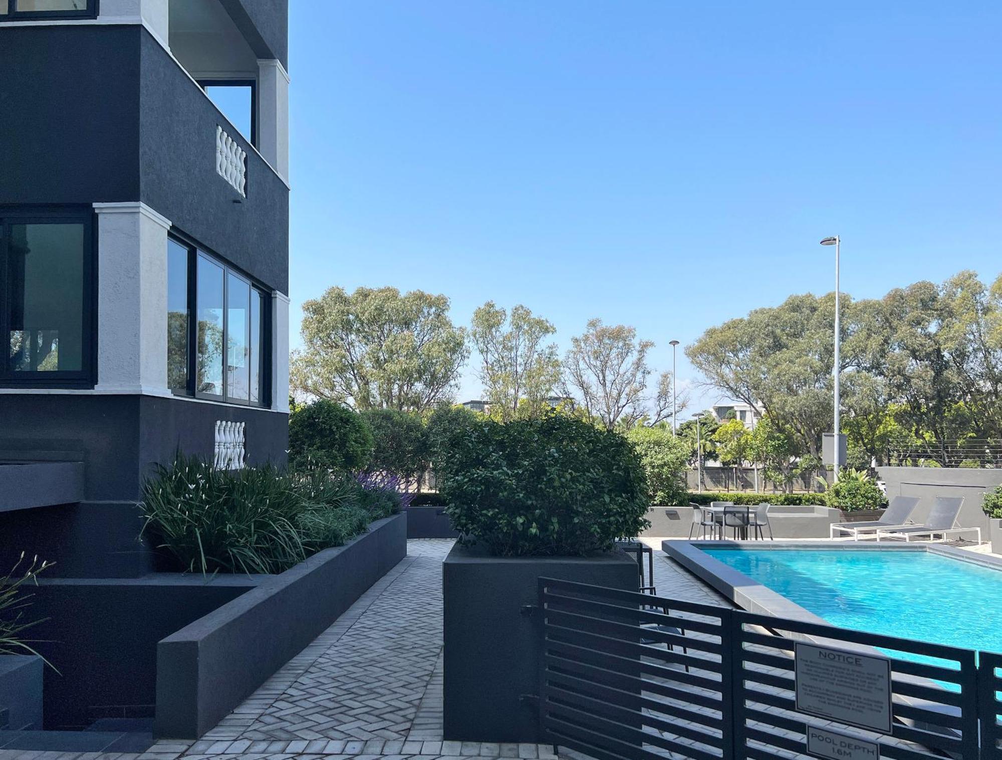 Warwick Mansions 1 Apartment *