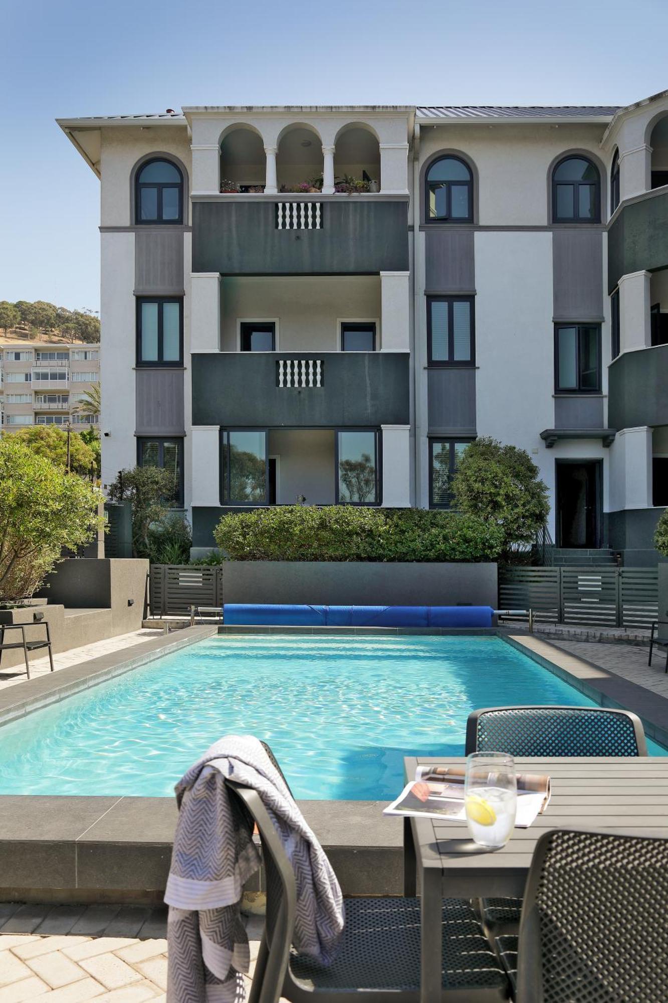 Apartment Warwick Mansions 1