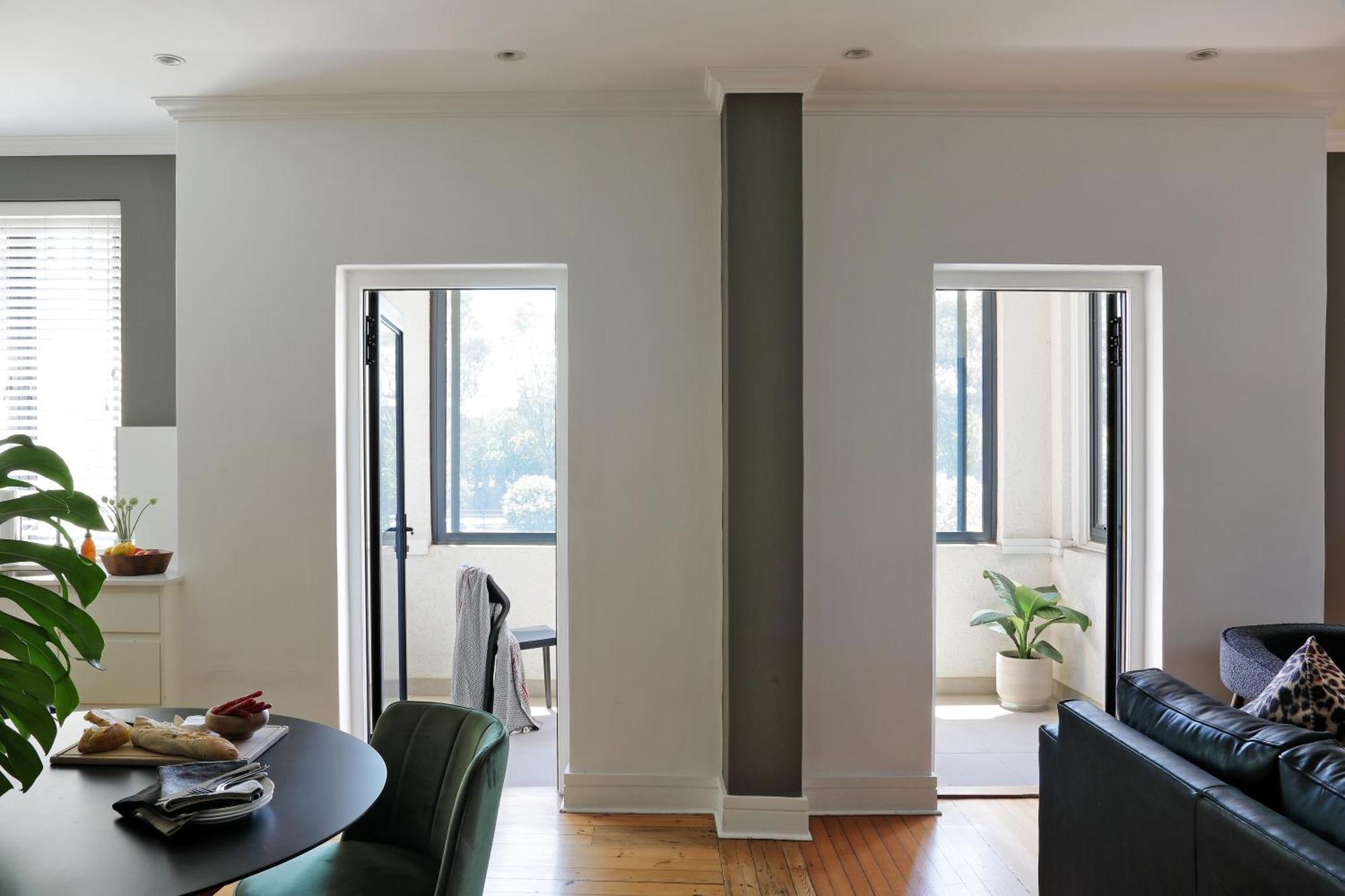 Warwick Mansions 1 *